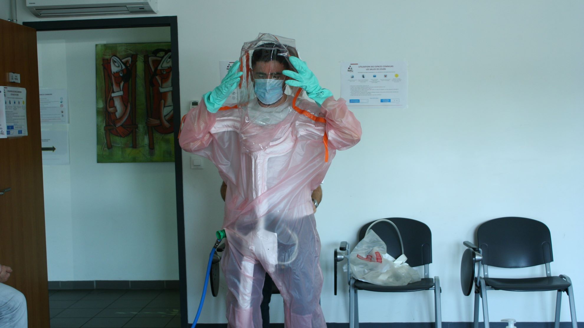 Port des appareils de protection respiratoire (isolants, filtrants)